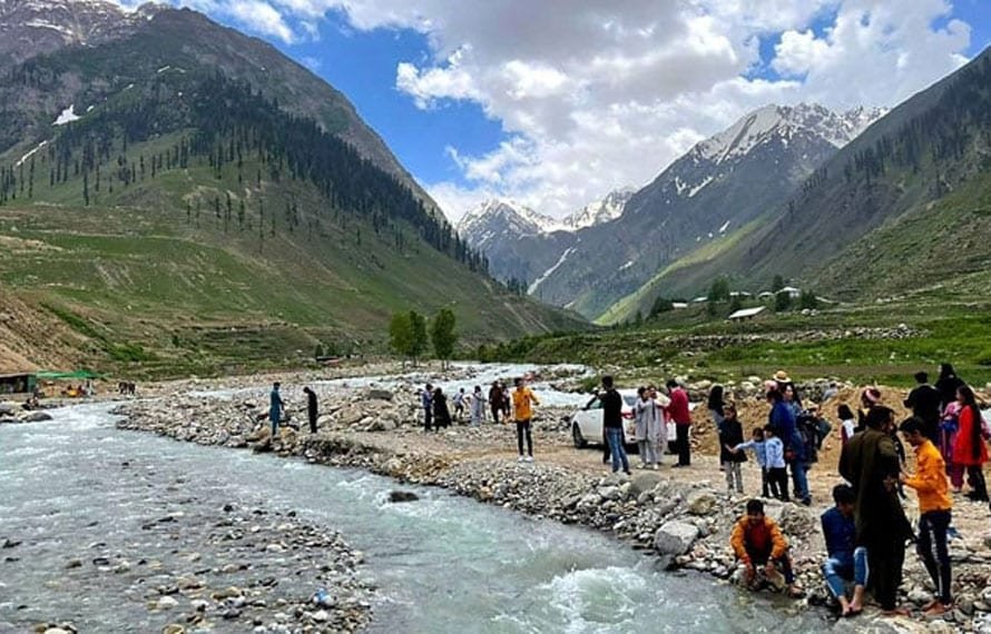 ناران میں نکاح نامے کے بغیر داخلے پر پابندی کی خبر جھوٹی نکلی