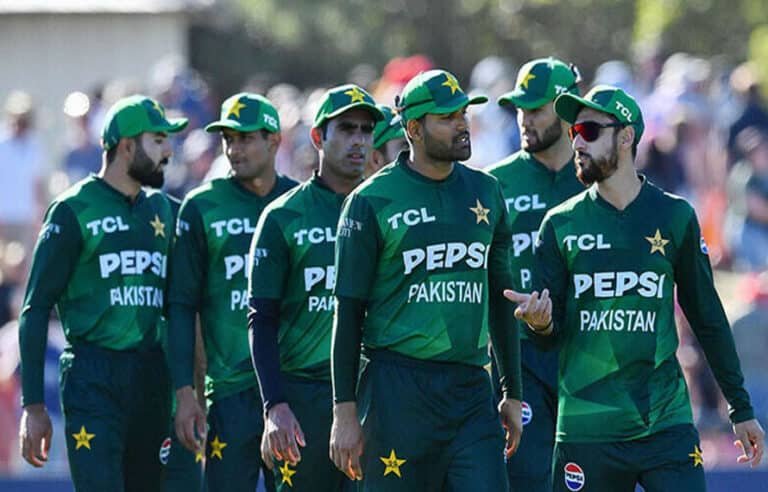 کرکٹ شائقین کیلئے خوشخبری !پاکستان میں 3 ملکی ٹی20 سیریز کرانے کا پلان، کونسی ٹیمیں شریک ہوں گی؟جانئے