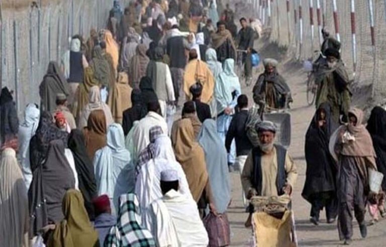 لاکھوں افغان باشندوں کی واپسی، محکمہ داخلہ خیبرپختونخوا نے اعداد و شمار جاری کر دیے