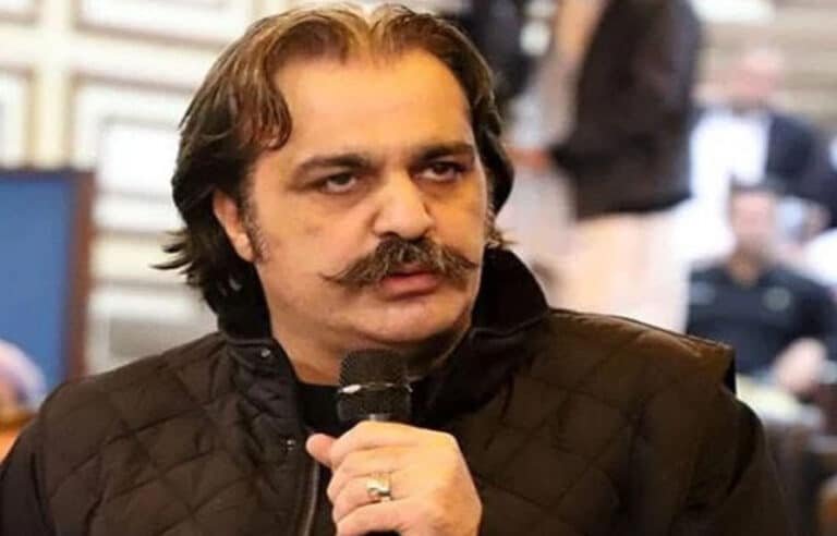 علی امین گنڈاپور نے ہاتھ سے استعفا لکھ دیا، آج دوبارہ گورنر کو بھیجیں گے