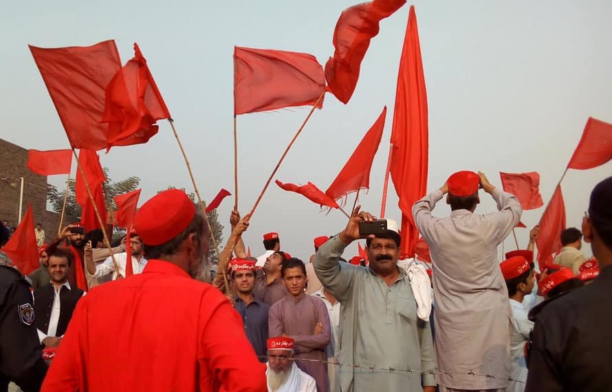 مردان میں اے این پی کارکنان مشتعل، ایمل ولی کی سکیورٹی واپس لینے پر شدید احتجاج