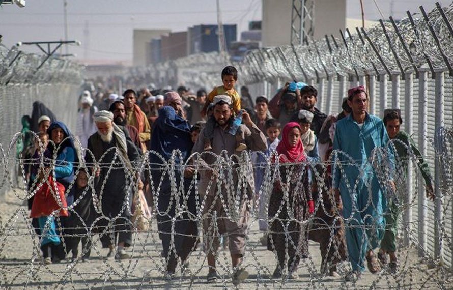 اٹک سے 27 ہزار افغان مہاجرین کی وطن واپسی، غیر قانونی پناہ دینے اور کاروبار کرنیوالوں کیخلاف کریک ڈاؤن کا اعلان