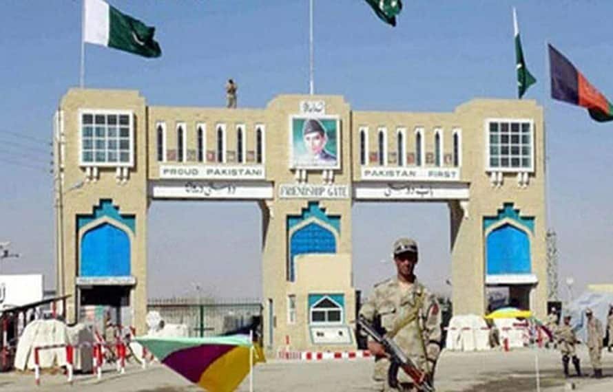 پاک افغان سرحد دو روز سے بند، ہزاروں افغان مہاجرین سرحد پار کرنے کے منتظر