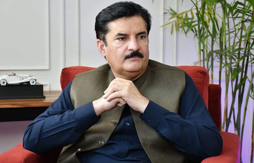 علی امین میر جعفر اور میر صادق کا کردار ادا کررہے تھے،گورنر خیبرپختونخوا کا الزام
