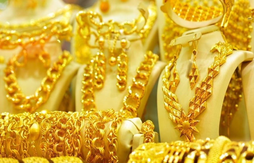 سونے کی قیمت میں آج پھر بڑا اضافہ، فی تولہ قیمت کتنی بڑھ گئی؟جانئے