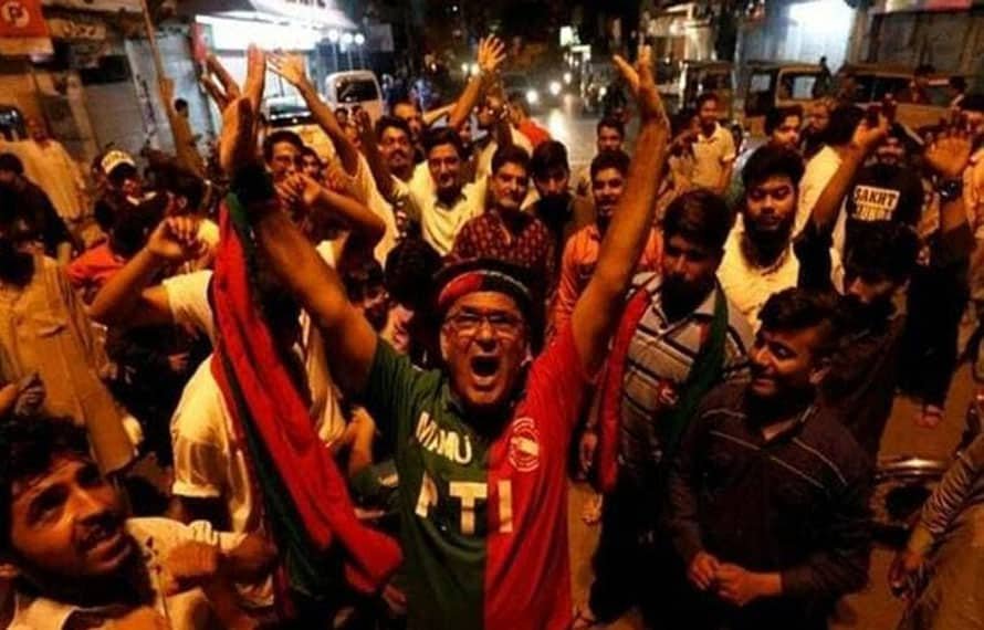 علی امین گنڈاپور کے استعفیٰ پر پی ٹی آئی کے مختلف دھڑوں میں جشن