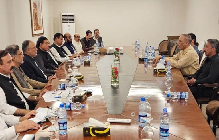 آزاد کشمیر میں وفاقی وزراء اور عوامی ایکشن کمیٹی کے مذاکرات کامیاب، معاہدہ طے