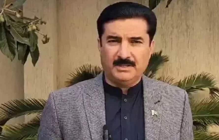 گورنر خیبر پختونخوا پشاور پہنچ گئے، آج نئے وزیراعلیٰ سے حلف لیں گے