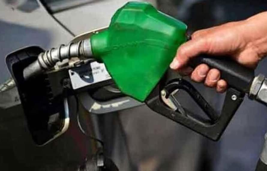 کل سے پیٹرول کی قیمت میں بڑی کمی کا امکان