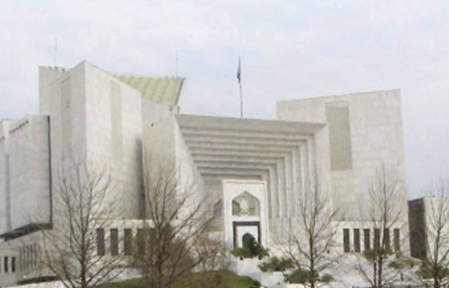 سپریم کورٹ آئینی بنچ میں عمر ایوب اور شبلی فراز نے نااہلی سے متعلق اپیلیں واپس لے لیں