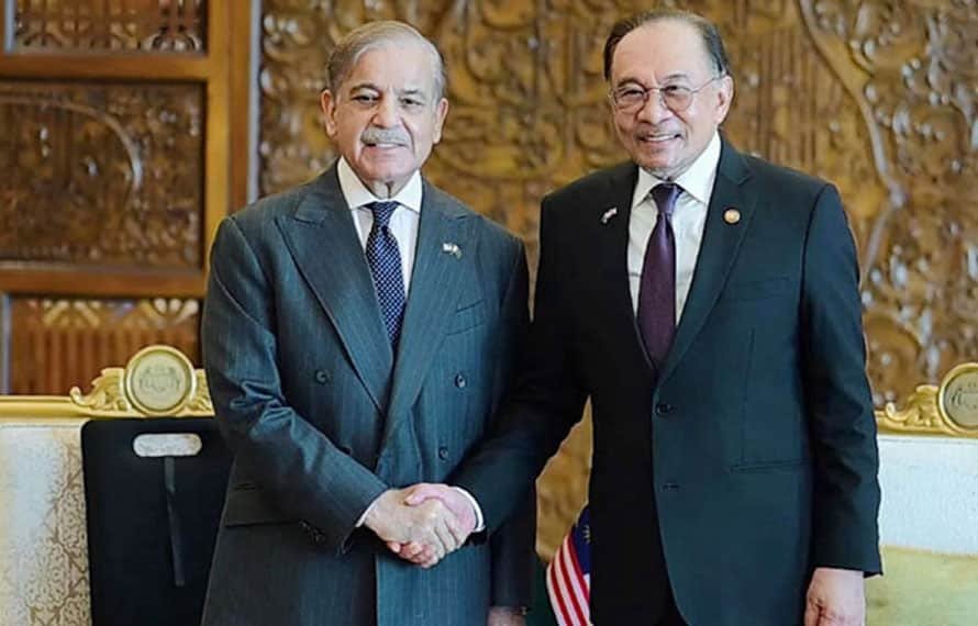 وزیراعظم کی ملائیشین ہم منصب سے ملاقات، مختلف شعبوں میں تعاون بڑھانے پر اتفاق