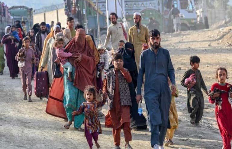 پنجاب حکومت متحرک!افغان شہری ٹیکس دینگے، غیر قانونی افراد ڈی پورٹ ہونگے