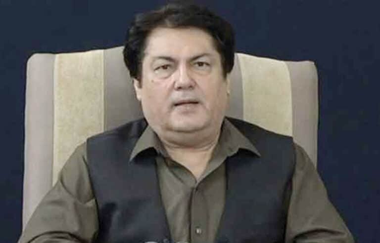 پیٹرولیم مصنوعات کی قیمتوں میں اضافہ، حکومتی دعوؤں کی قلعی کھل گئی: بیرسٹر سیف