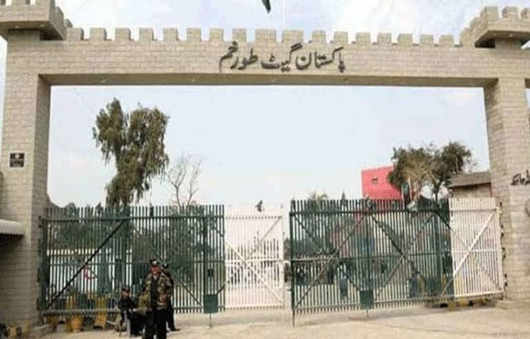 طورخم بارڈر پانچ روز سے بند، دوطرفہ تجارت اور آمدورفت معطل