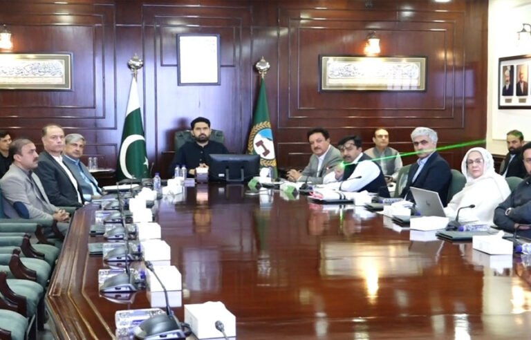 خیبر پختونخوا میں تعلیم کا نیا دور، سرکاری سکولوں میں چھٹی جماعت سے اے آئی کورسز کا آغاز