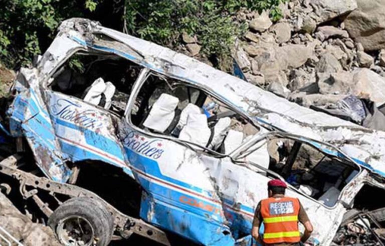 مکران کوسٹل ہائی وے پر ٹریفک حادثہ، 7 افراد جاں بحق