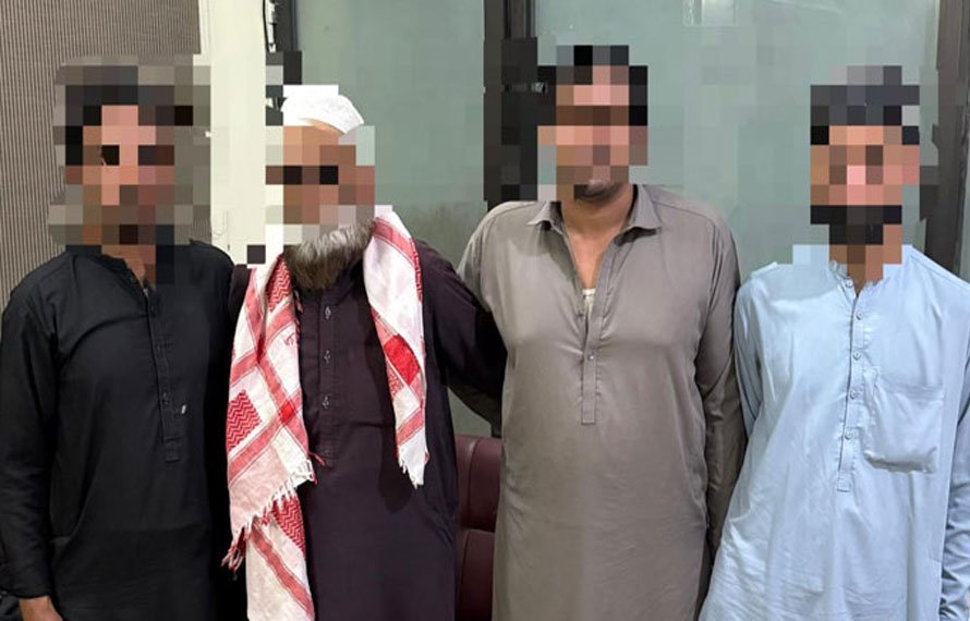 پاکستانی شہریت کا جعلی کھیل بے نقاب، افغان شہری سمیت 4 گرفتار