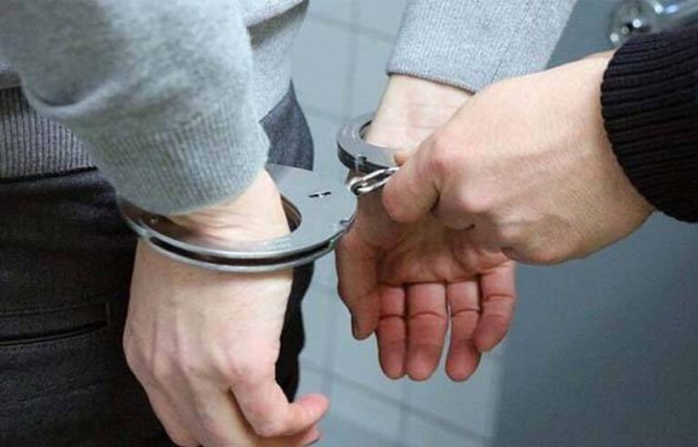 پشاور: افغان باشندوں کے خلاف بڑا کریک ڈاؤن، ایک ہزار سے زائد گرفتار، تھانے اور جیلیں بھر گئیں