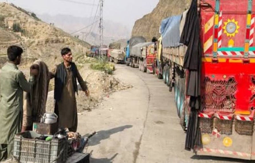 پاک افغان سرحدی بندش سے افغانستان میں بنیادی اشیاء کی قیمتوں میں اضافہ