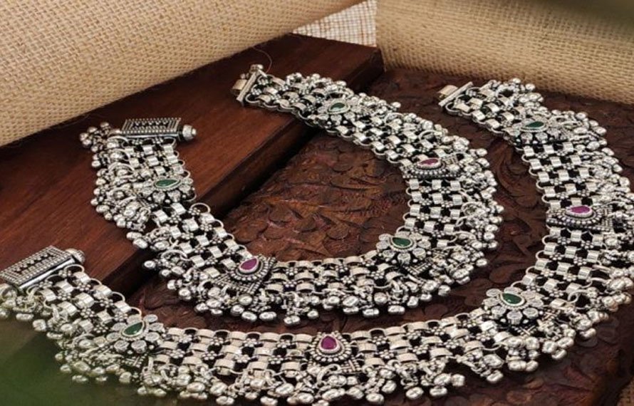 سونے کے بعد چاندی کی قیمت نے بھی تاریخ رقم کر دی، قیمت میں تاریخی اضافہ ریکارڈ