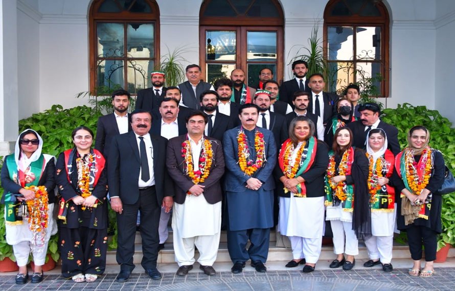 پیپلز لائرز فورم میں وکلاء کی شمولیت پر گورنر نے بلاول کی قیادت میں روشن مستقبل کی پیشگوئی کی