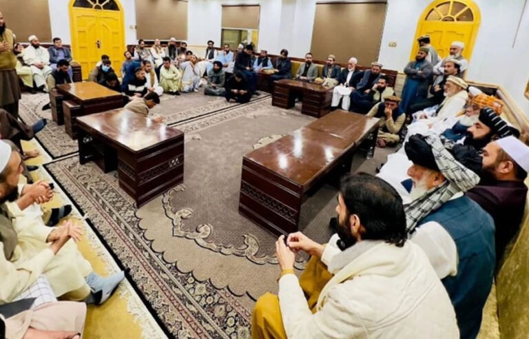 پاک افغان بارڈر بندش سے تاجروں کو مالی مشکلات، فضل الرحمن سے مدد کی اپیل