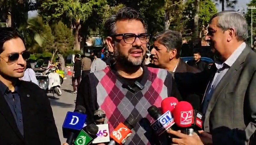 پشاور میں وینٹیج کلاسک کار شو کا شاندار انعقاد، مزمل اسلم نے ملک بھر کے لوگوں کو مدعو کیا