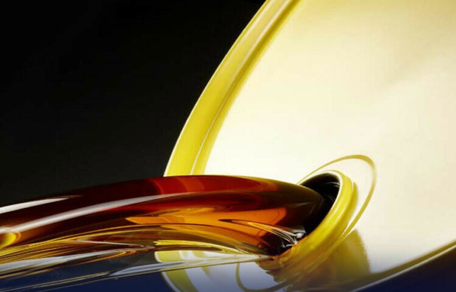 خام تیل کی قیمتوں میں تاریخی کمی، برینٹ کروڈ فیوچرز 65.08 ڈالر فی بیرل پر آگئے