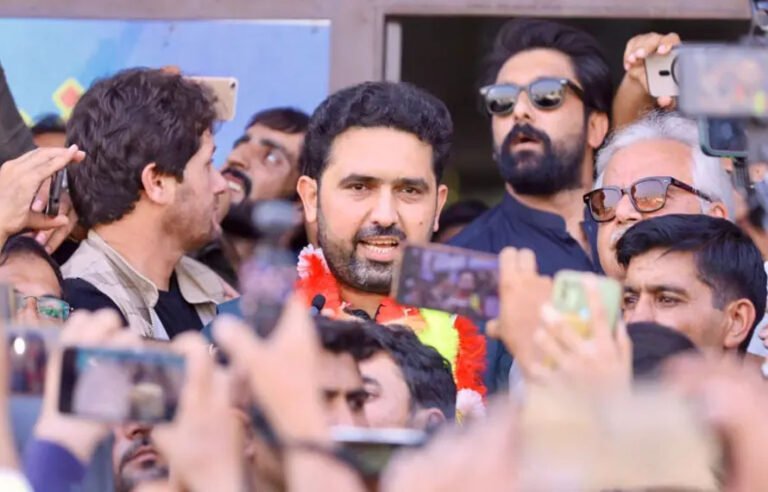 وزیراعلیٰ سہیل آفریدی نے آج دوپہر 2 بجے اہم اجلاس طلب کرلیا، تمام ایم پی ایز کی شرکت لازمی قرار