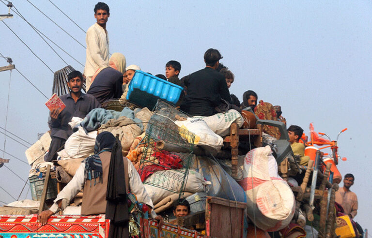 مختلف علاقوں میں پولیس کے سرچ آپریشنز کے دوران 38 غیر قانونی مقیم افغان باشندے گرفتار