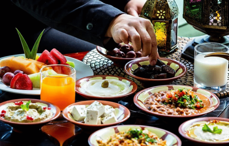 شدید گرمی میں کیا کھائیں اور کن چیزوں سے بچیں؟ ماہرین کی رائے جانئے