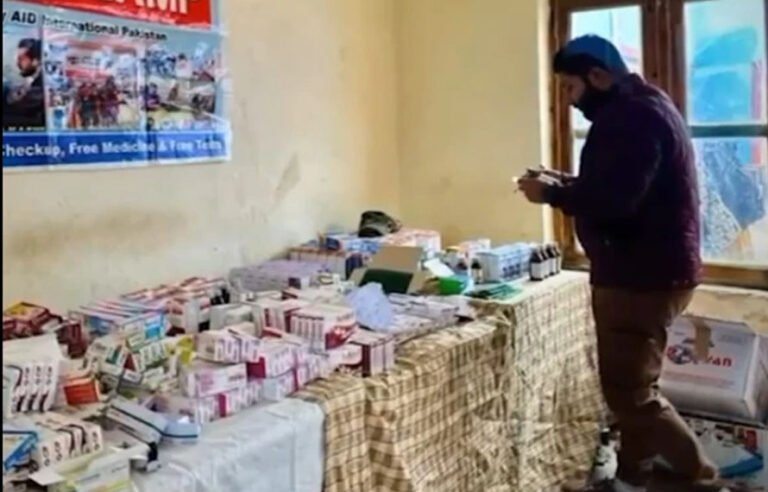 پاک فوج کی فلاحی مہم! وادیِ تیراہ میں 700 سے زائد مریضوں کو طبی امداد اور مفت ادویات فراہم کی گئیں