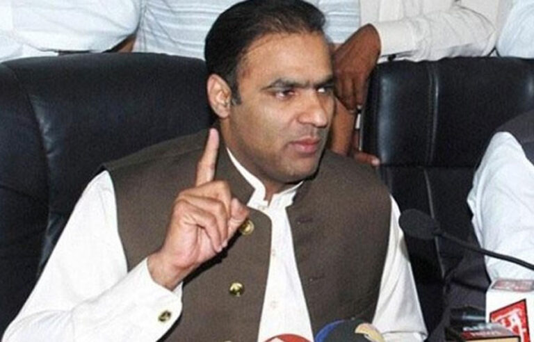 کارکردگی صفر! خیبرپختونخوا مسائل میں گھرا ہوا، پی ٹی آئی پنجاب میں سیاسی تماشے کر رہی ہے، عابد شیر علی