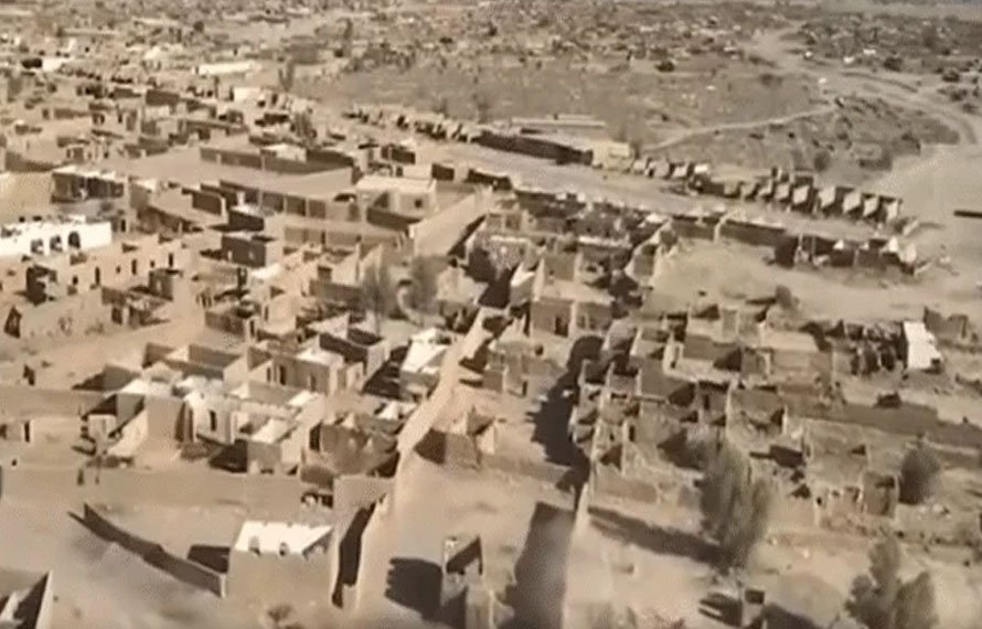 افغان مہاجرین کا بڑا کیمپ خالی کر دیا گیا، مکانات مسمار، 70 ہزار افغان باشندے واپس افغانستان روانہ