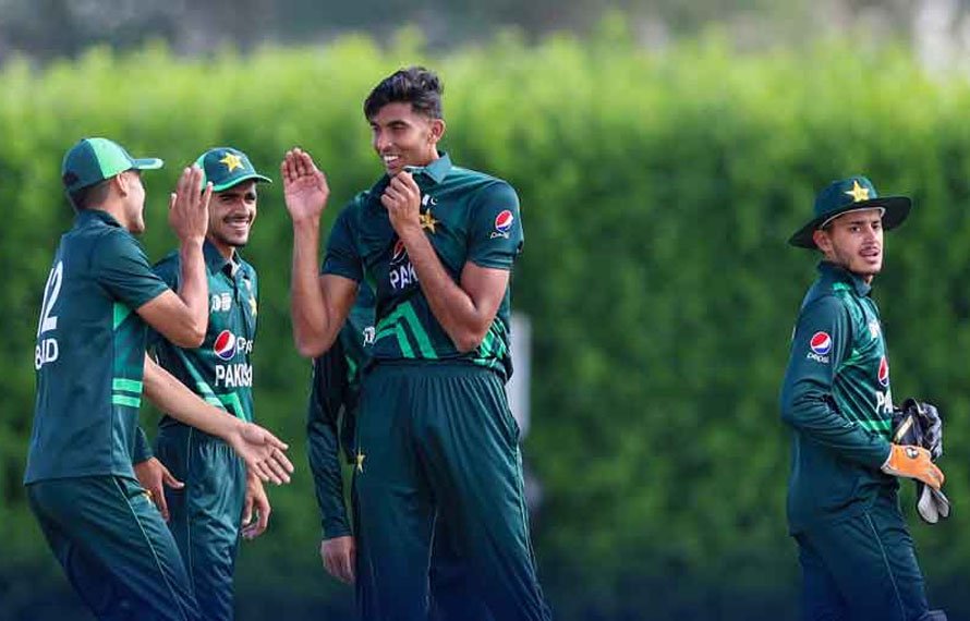 قومی کرکٹرز زمبابوے روانہ، تین ملکی سیریز کب شروع ہوگی؟ قومی ٹیم کا پہلا میچ کس ملک کیساتھ ہوگا؟ جانئے