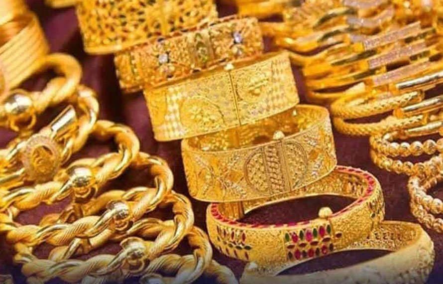 سونے کی قیمت میں نمایاں کمی ؟ فی تولہ کتنے کا ہوگیا ؟ جانئے
