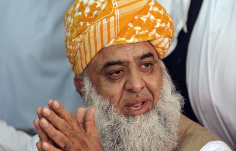 عوام کی نہیں، بڑے لوگوں کی خواہش پوری ہو رہی ہے، ضرورت پڑنے پر اسلام آباد کا رخ کرینگے، فضل الرحمان