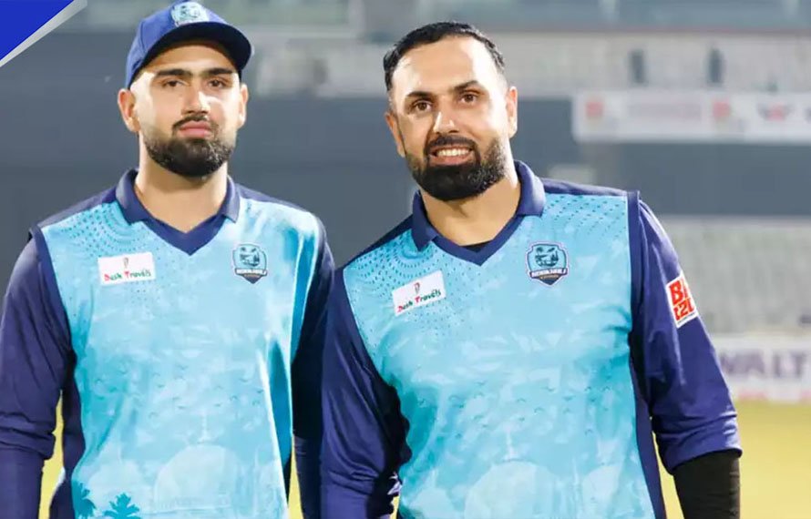 کرکٹ کی دنیا میں تاریخی لمحہ! محمد نبی اور بیٹے نے ایک ہی ٹیم میں کھیل کر ریکارڈ قائم کر دیا