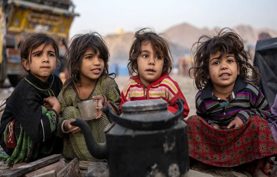 افغان مہاجر بچوں کے سرٹیفیکیٹ منسوخ، تحقیقات مکمل، سرکاری اہلکاروں کیخلاف کارروائی کا آغاز