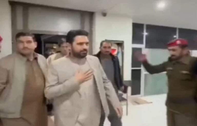یہ ہوتی ہے عوامی قیادت! سہیل آفریدی نے کمسن بچے کی شکایت پر ہسپتال کا دورہ کیا اور فوری ایکشن لے لیا