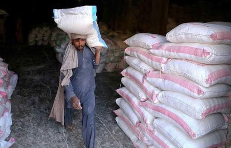 آٹے کی قیمتوں میں شدید اضافہ،پشاور میں 20 کلو کا تھیلا 3100 روپے کا ہو گیا