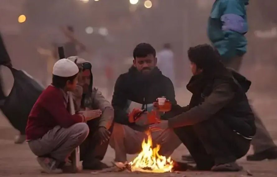 بالائی علاقوں میں برفباری کا نیا سلسلہ! اسکردو میں درجہ حرارت منفی 9 ڈگری تک پہنچ گیا، سردی کی شدت میں مزید اضافہ