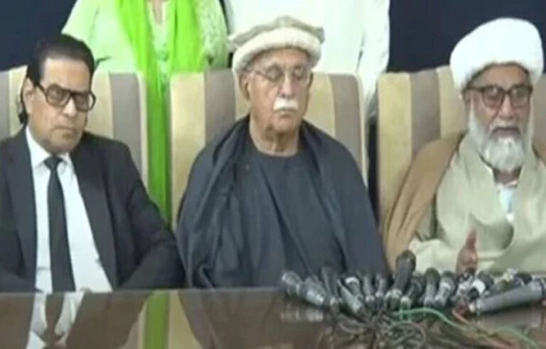 اپوزیشن اتحاد سڑکوں پر آنے کو تیار؟ تحریک تحفظ آئین پاکستان نے عوامی رابطہ مہم کا اعلان کر دیا