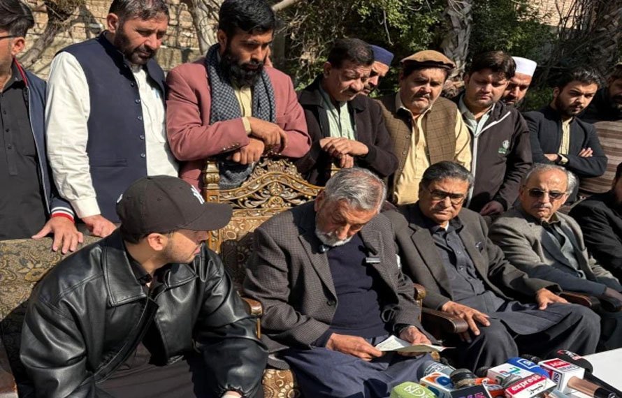 55 سال کی سیاست کے بعد کنارہ کشی، غلام احمد بلور کا پشاور کو الوداع اور انتخابی سیاست سے علیحدگی کا اعلان