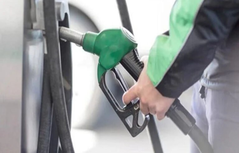 صارفین کیلئے خوشخبری،پیٹرولیم مصنوعات کی قیمتوں میں بڑی کمی کا امکان