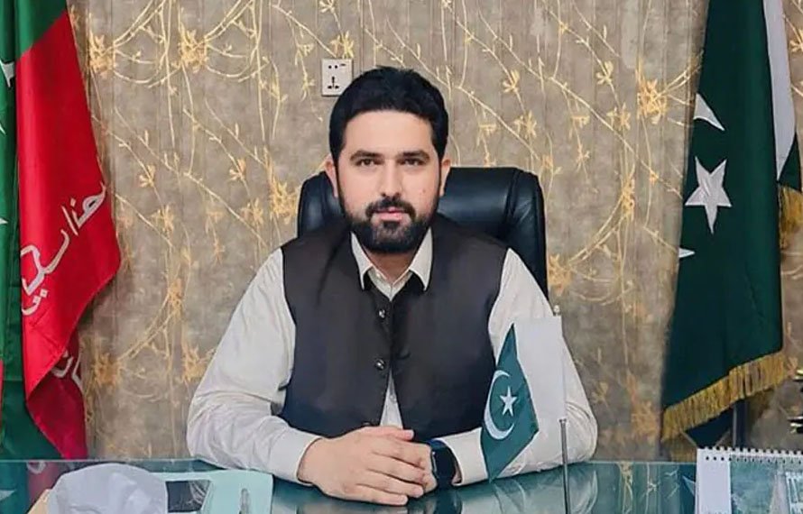 کیا وزیراعلیٰ خیبر پختونخوا عمران خان سے ملاقات کیلئے اڈیالہ جیل جائیں گے؟ اہم خبر آ گئی