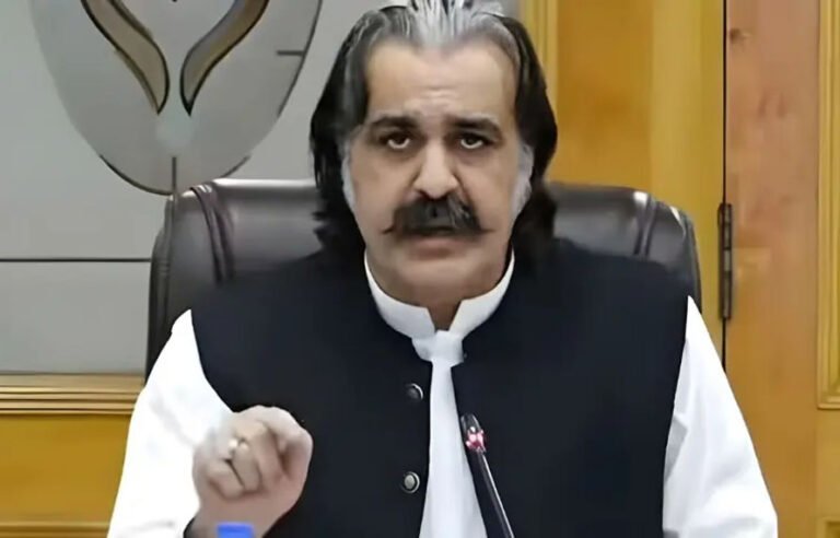 سابق وزیراعلیٰ خیبر پختونخوا علی امین گنڈاپور نے اپنے استعفے کے خلاف دائر عدالتی درخواست سے مکمل لاتعلقی کا اظہار کر دیا ہے۔