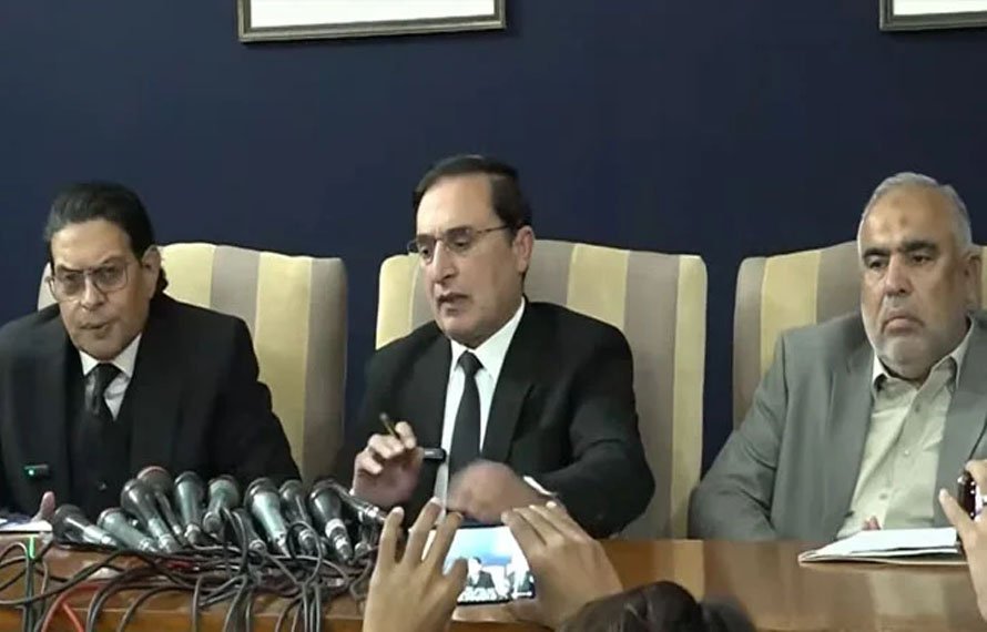 خیبرپختونخوا حکومت کے اعتماد کے بغیر کوئی فیصلہ قابل قبول نہیں، بیرسٹر گوہر کا دوٹوک موقف