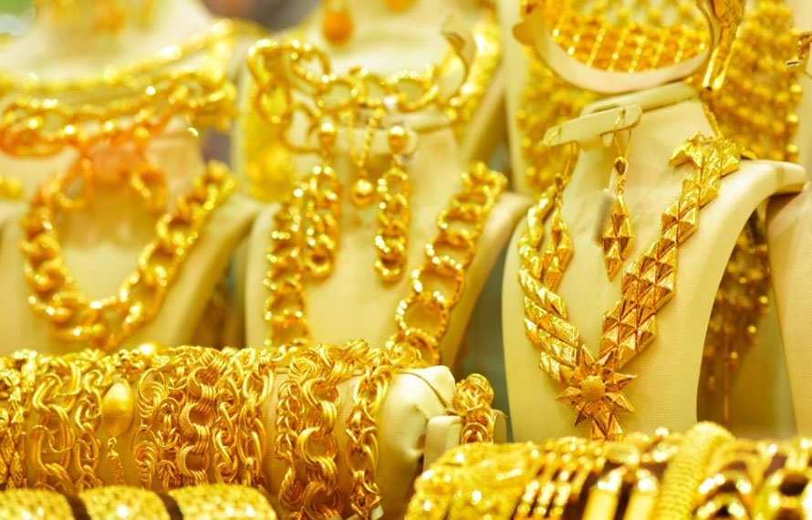سونے کی مسلسل اونچی اُڑان! قیمت میں پھر اضافہ، فی تولہ کتنے کا ہوگیا؟ جانئے