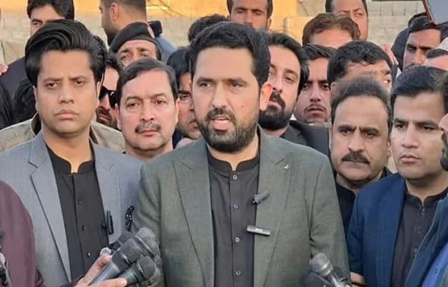 سوا گھنٹے انتظار کے باوجود چیف جسٹس نے سلام کا جواب نہیں دیا، وزیراعلیٰ سہیل آفریدی کا شکوہ